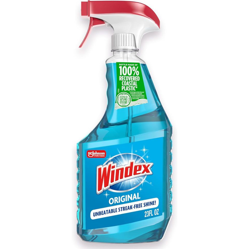 Windex Original Glass Cleaner Spray, Streak-Free Shine, 680 ml Bottle Made with 100% Ocean Bound Plastic
